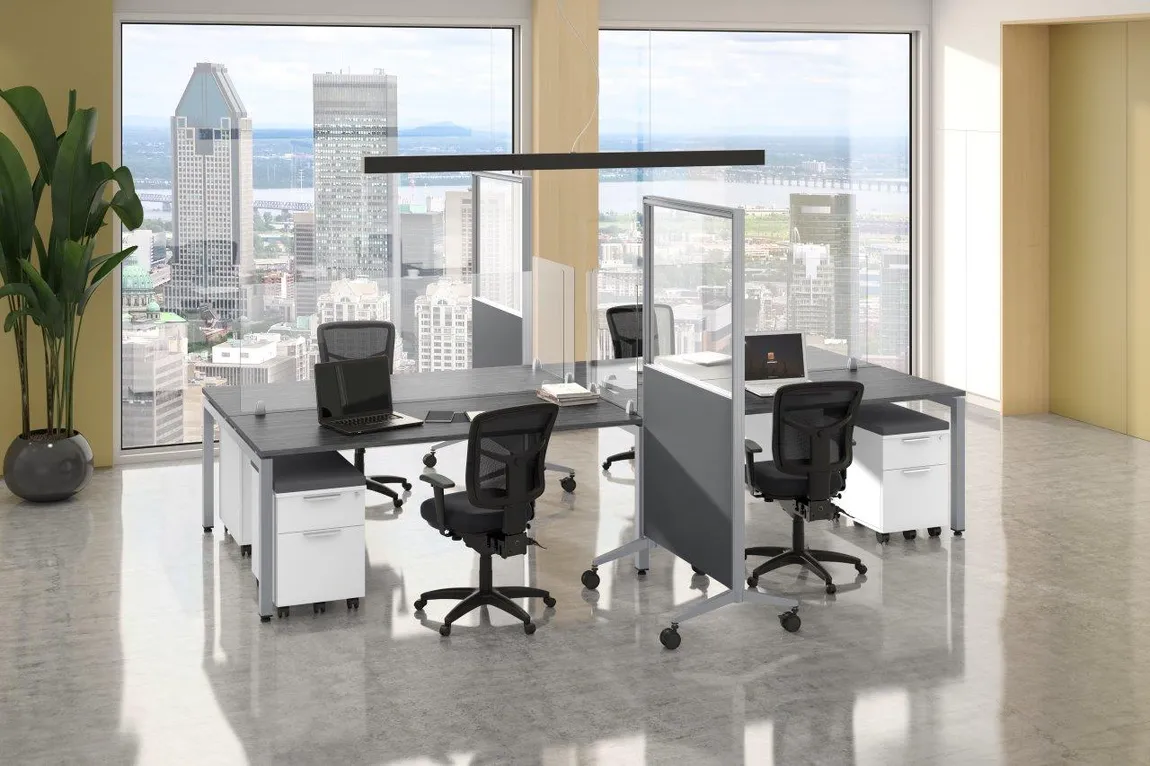 4 Person Workstation with Privacy Panels