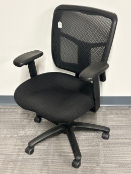 Task Chair with Arms